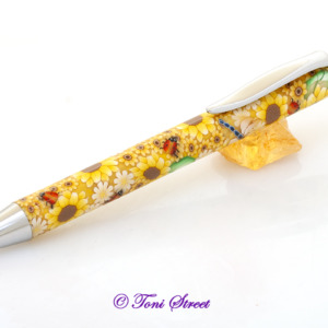 Yellow Sunflower with Dragonflies and Red Ladybugs Click Pen