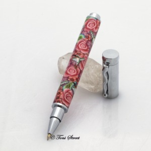 Red Roses with Hummingbirds